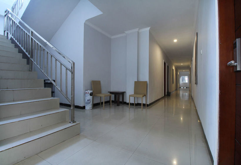 호텔 Airy Mandonga Saranani 168 Kendari