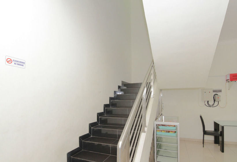 Hotel Airy Pecinan Kalikuping Utara 243 Semarang