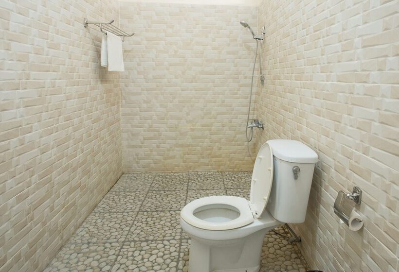 酒店 Blanjong Homestay By Ecommerceloka