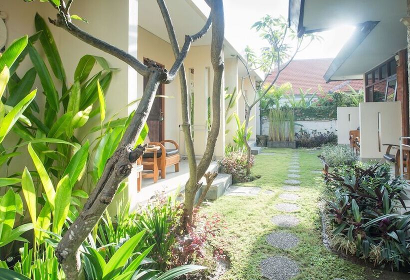 酒店 Blanjong Homestay By Ecommerceloka