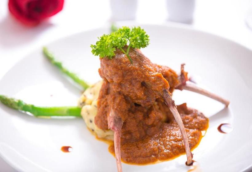 Отель Century Annex