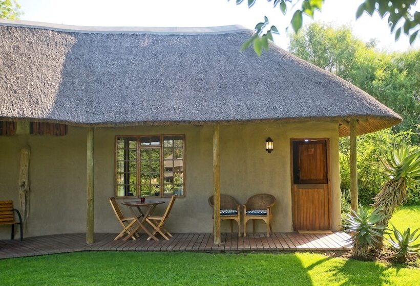 هتل Chrislin African Lodge