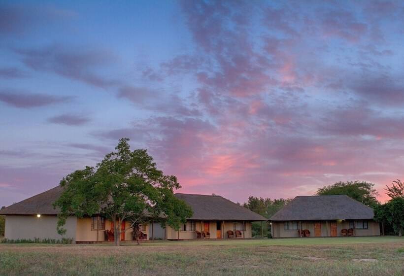 هتل Chrislin African Lodge