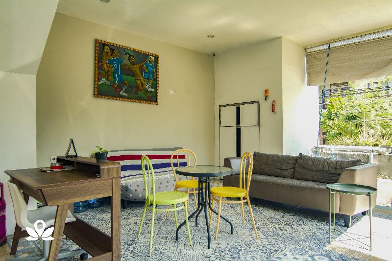 Отель Family Guest House Kupang Baru