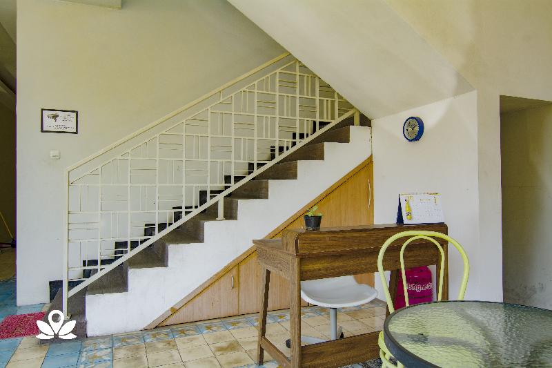 Отель Family Guest House Kupang Baru