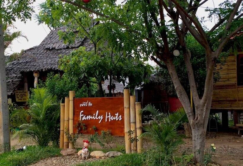 فندق Family Hut Pai