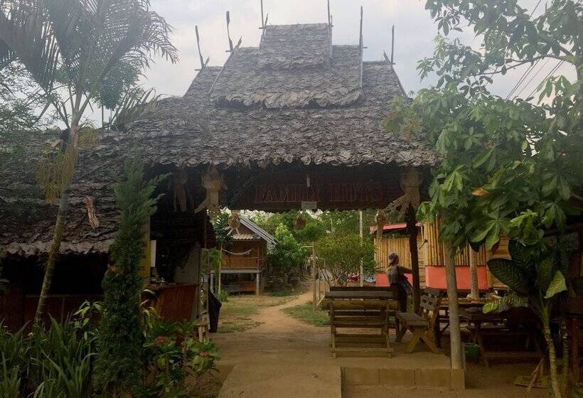 Отель Family Hut Pai