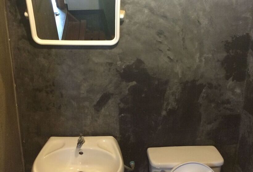 Отель Family Hut Pai