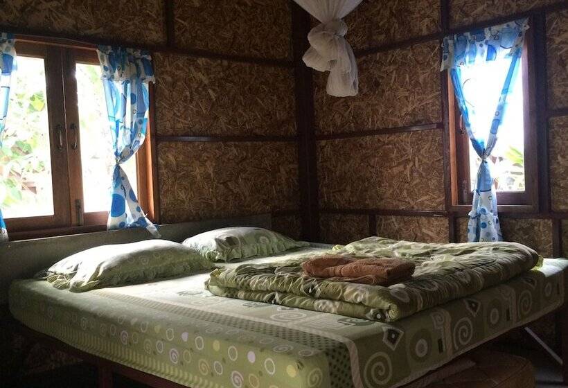 Отель Family Hut Pai