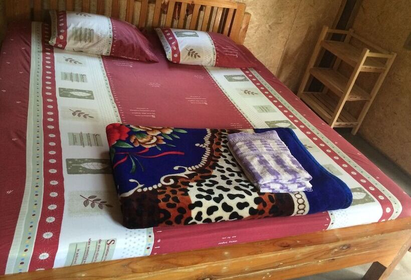 Отель Family Hut Pai