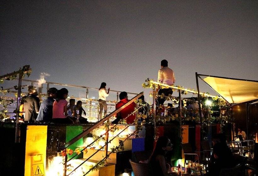 Отель Golden Tulip Salt Lake City Kolkata