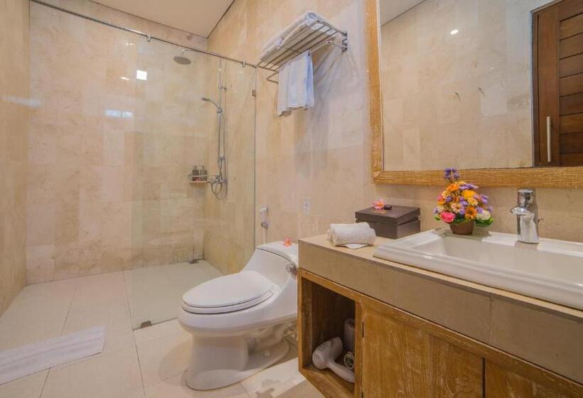 هتل Grand Kesambi Resort And Villas