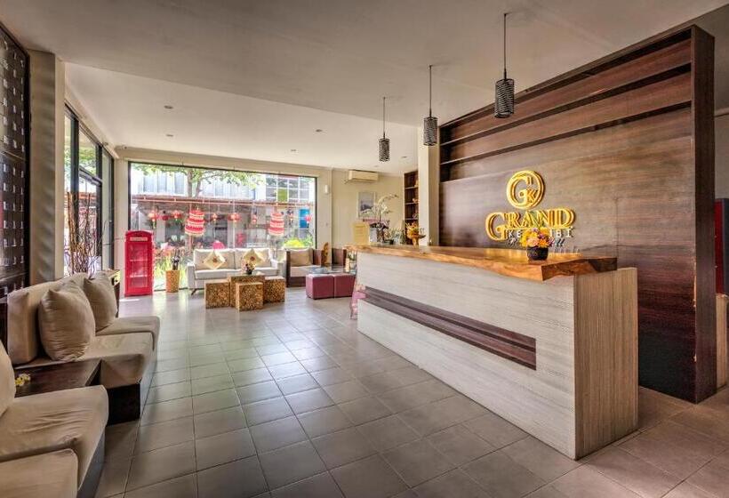 ホテル Grand Kesambi Resort And Villas