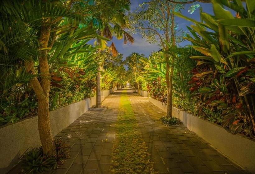 ホテル Grand Kesambi Resort And Villas