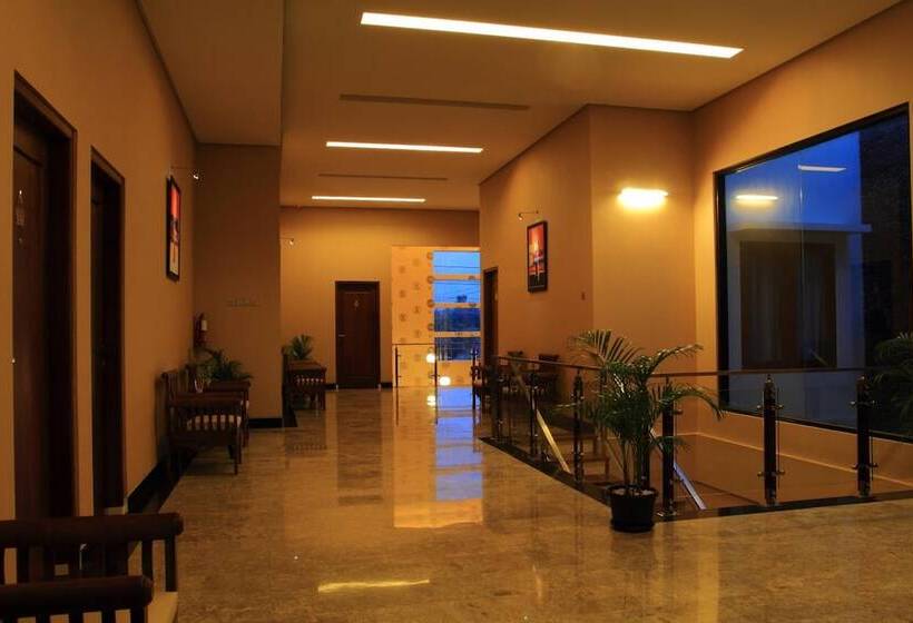 Отель Omah Qu Guesthouse Malioboro