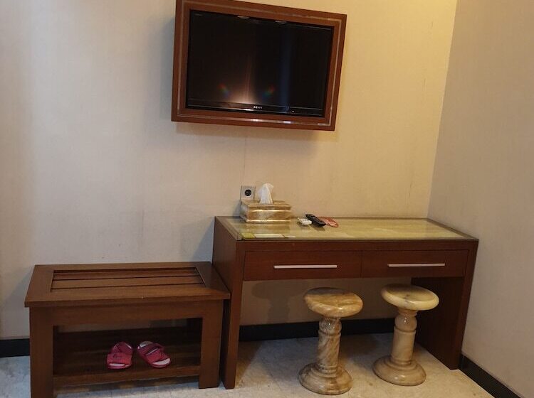 Отель Omah Qu Guesthouse Malioboro