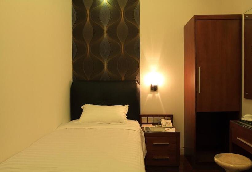 Отель Omah Qu Guesthouse Malioboro