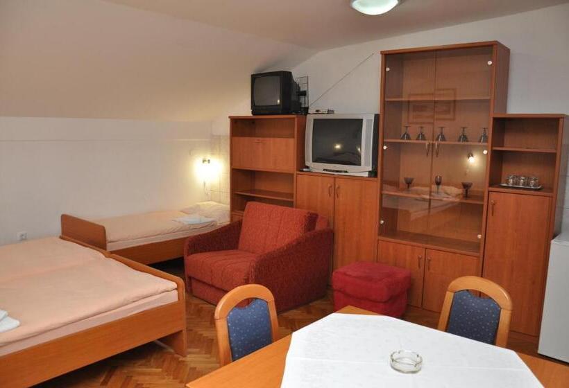 בית מלון כפרי Pansion Antonio