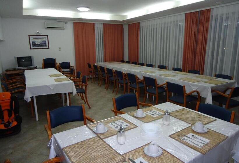 בית מלון כפרי Pansion Antonio