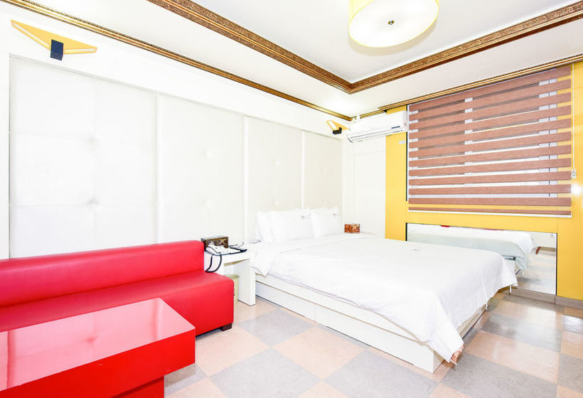 בית מלון כפרי Queen