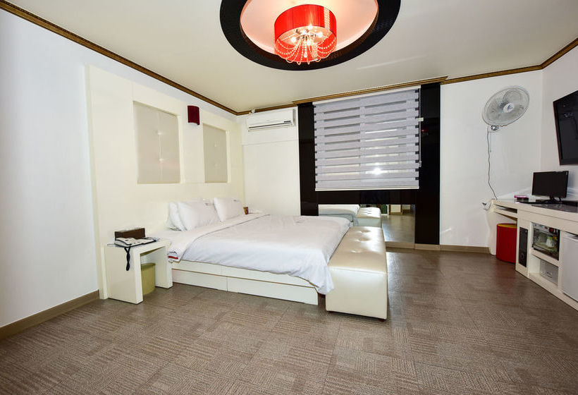 בית מלון כפרי Queen