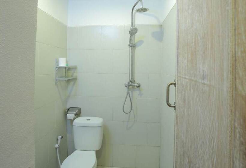 فندق Reddoorz Near Raya Semer