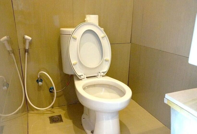 فندق Reddoorz @ Raya Canggu 2