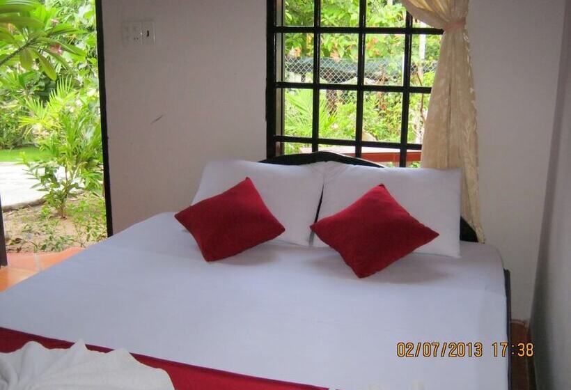 هتل Sea Winds Resort