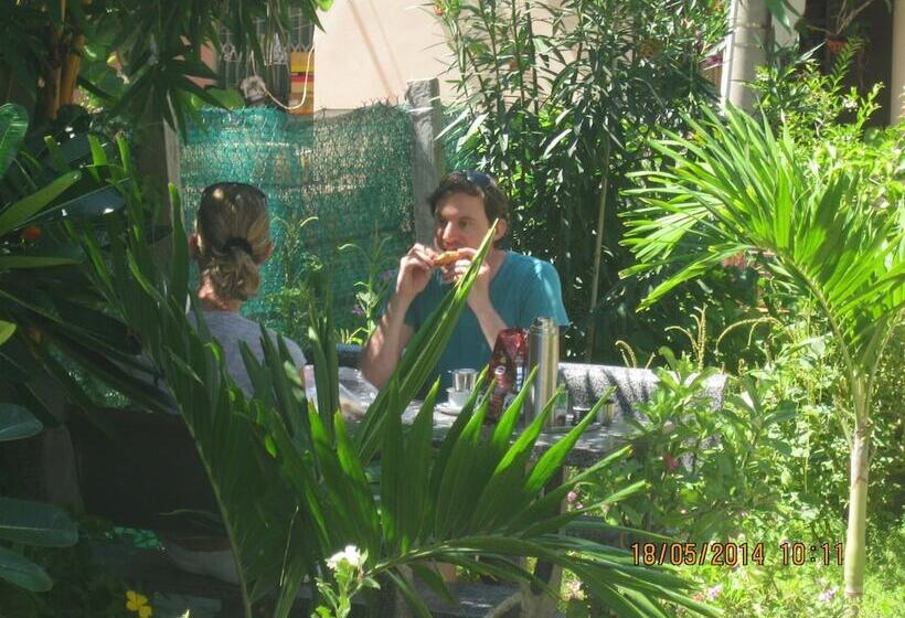 هتل Sea Winds Resort