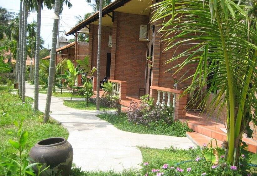 هتل Sea Winds Resort