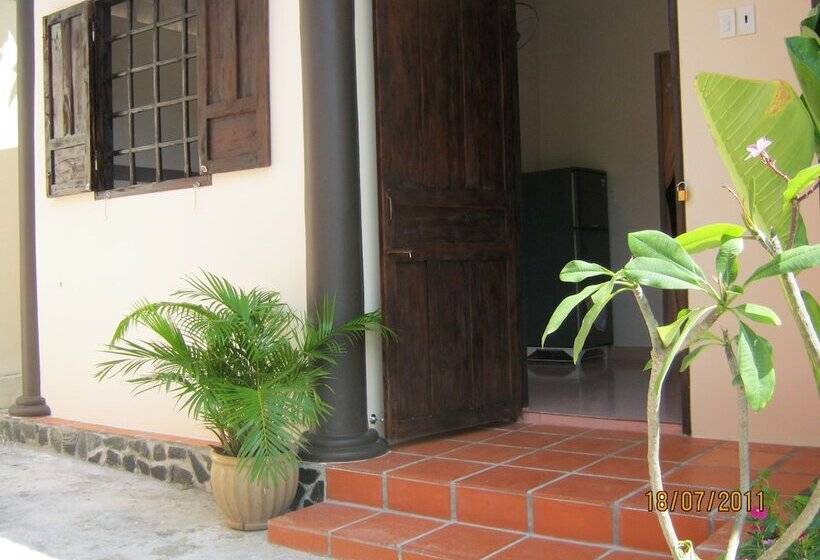 هتل Sea Winds Resort