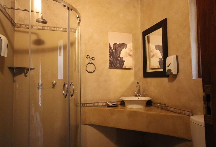 בית מלון כפרי Thornhill Safari Lodge