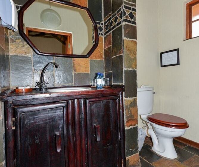 בית מלון כפרי Thornhill Safari Lodge