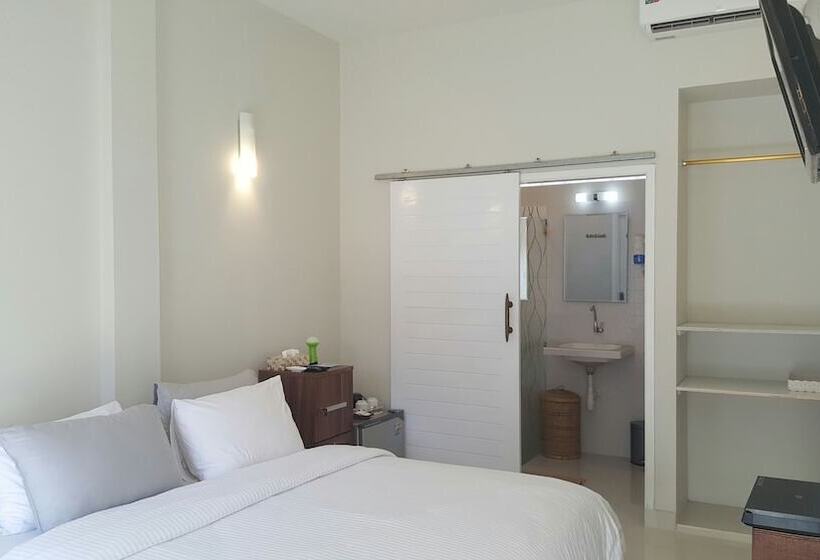 هتل Villa Kayla