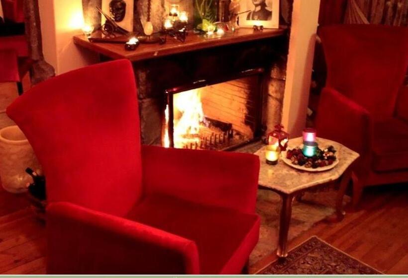 هتل Villa Pine Garden