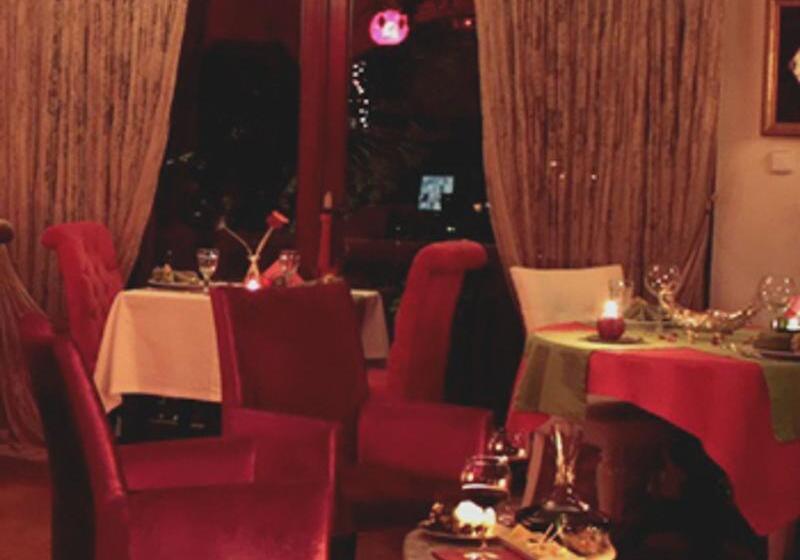 هتل Villa Pine Garden