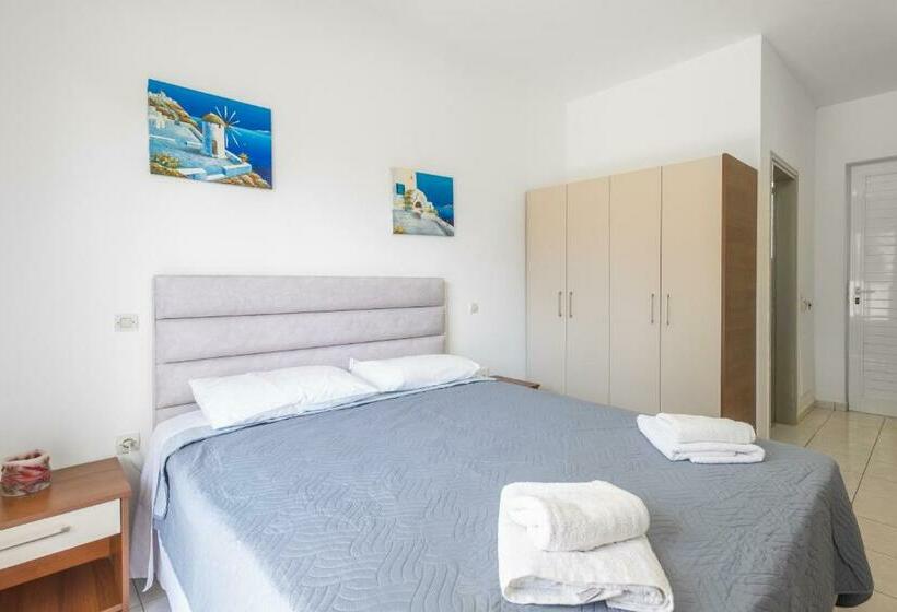 Johnhara Studios & Apartments