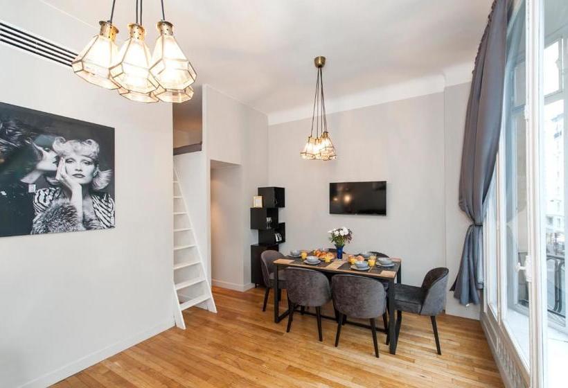 Le Marais  Hôtel De Ville