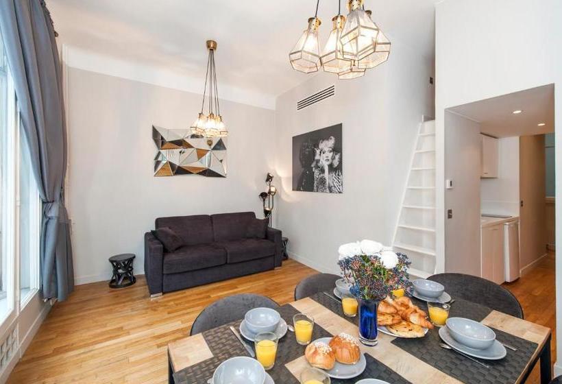 Le Marais  Hôtel De Ville