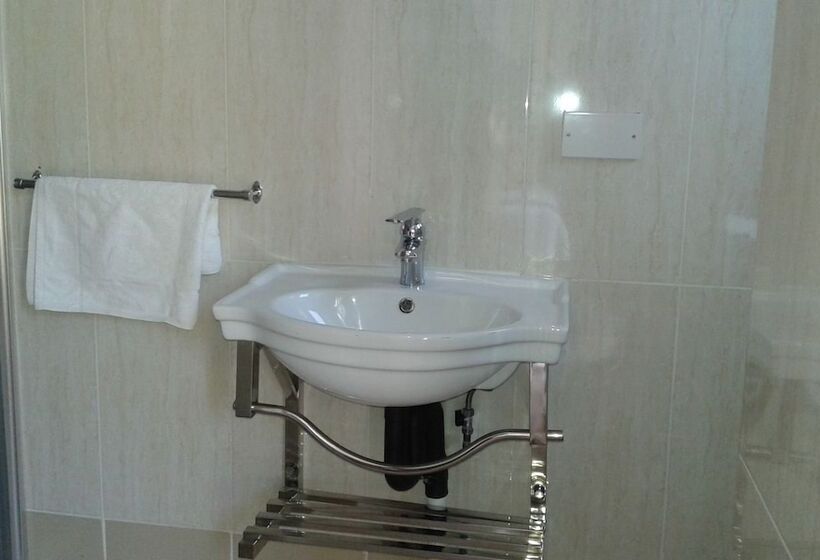 Пансион Okavango Roadside Guesthouse