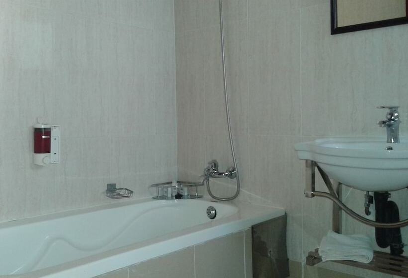 Пансион Okavango Roadside Guesthouse