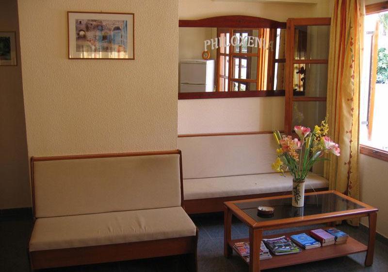 פנסיון Philoxenia Rooms