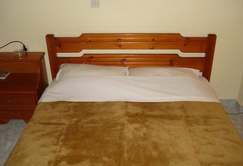 פנסיון Philoxenia Rooms