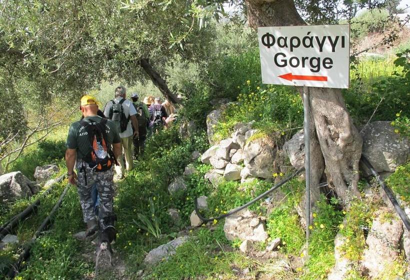 بنسيون Philoxenia Rooms