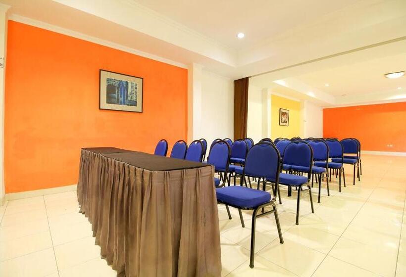 膳宿费 Reddoorz Plus @ Taman Siswa 2