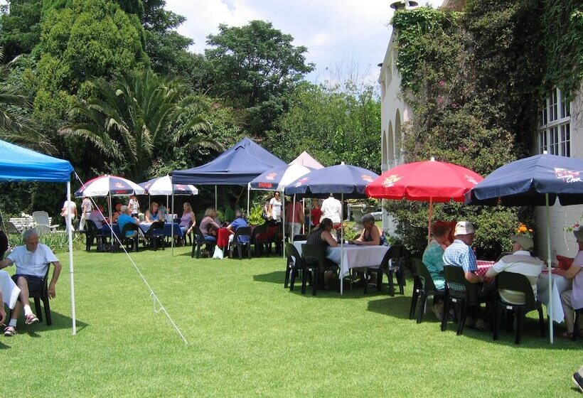 Пансион Villa Victoria Executive Guest House