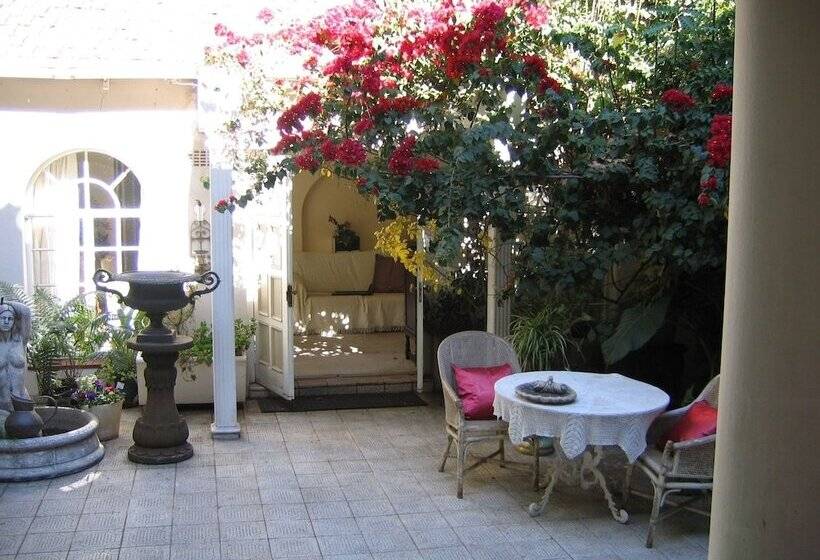 Пансион Villa Victoria Executive Guest House