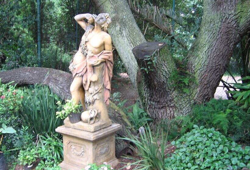 Пансион Villa Victoria Executive Guest House