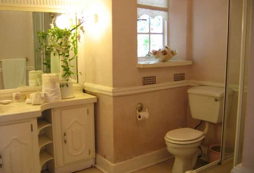 Пансион Villa Victoria Executive Guest House