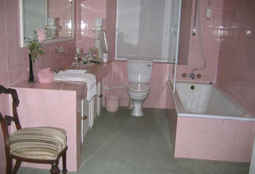 Пансион Villa Victoria Executive Guest House